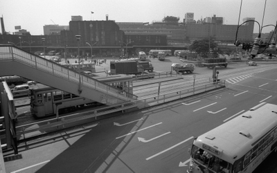 横浜駅東口